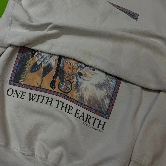 Vintage 1992 Native American One With The Earth Sweatshirt XL White Wolf Owl USA - Picture 7 of 7